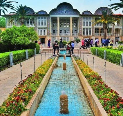 حديقة إرم في شيراز: قوس قزح من الزهور والنباتات وجمال العمارة